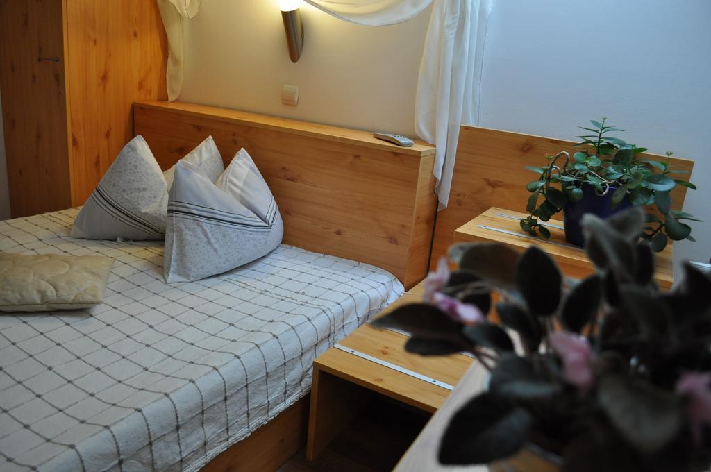 Bistro-Pension La Teleferic Сіная Екстер'єр фото