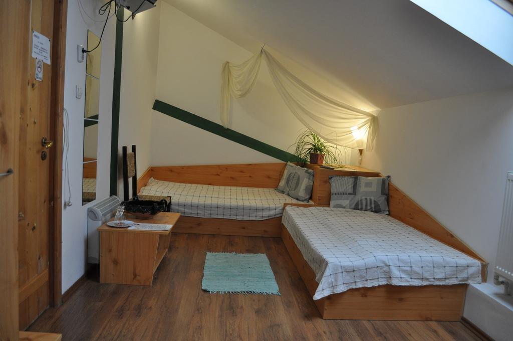 Bistro-Pension La Teleferic Сіная Екстер'єр фото